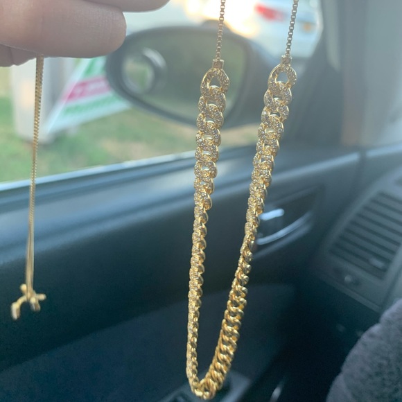 Gold cuban link chain - Picture 2 of 2